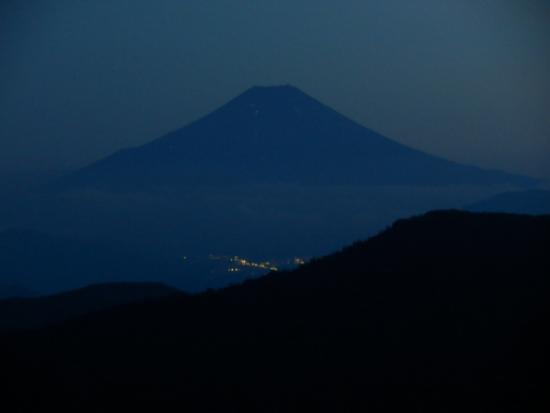 01奈良仓山看到的富士山(日落后)