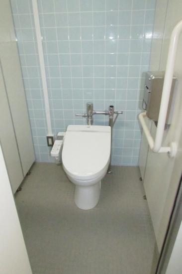 田径竞技场厕所