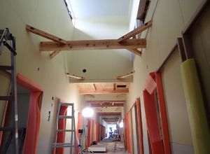 走廊、通风、墙壁天花板施工状况19年8月