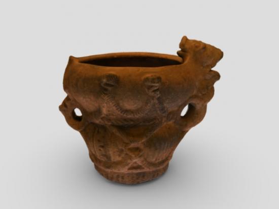 图片:安道寺遗址出土、带猪装饰深钵形陶器