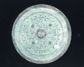 常设・三角缘神兽车马镜(甲斐铫子冢古坟)