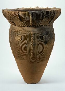 重文・深钵形陶器(殿林遗迹)