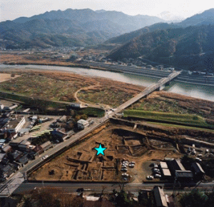 鳅泽河岸遗址全景